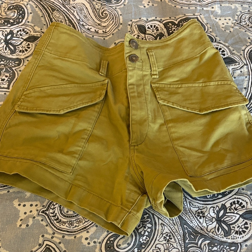 Stoic High-Waisted Olive Green Women's Cargo Shorts